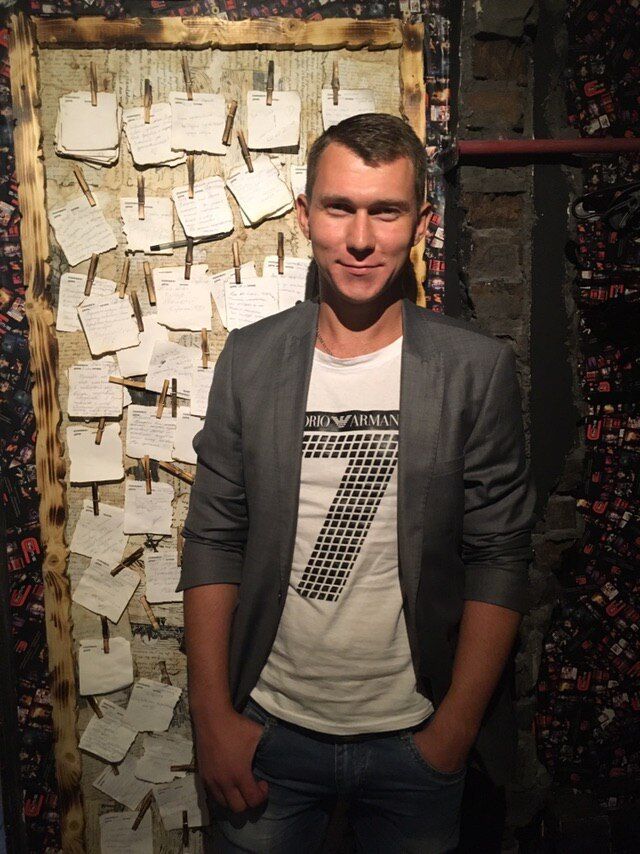  54234292  Roman, 33 ,    