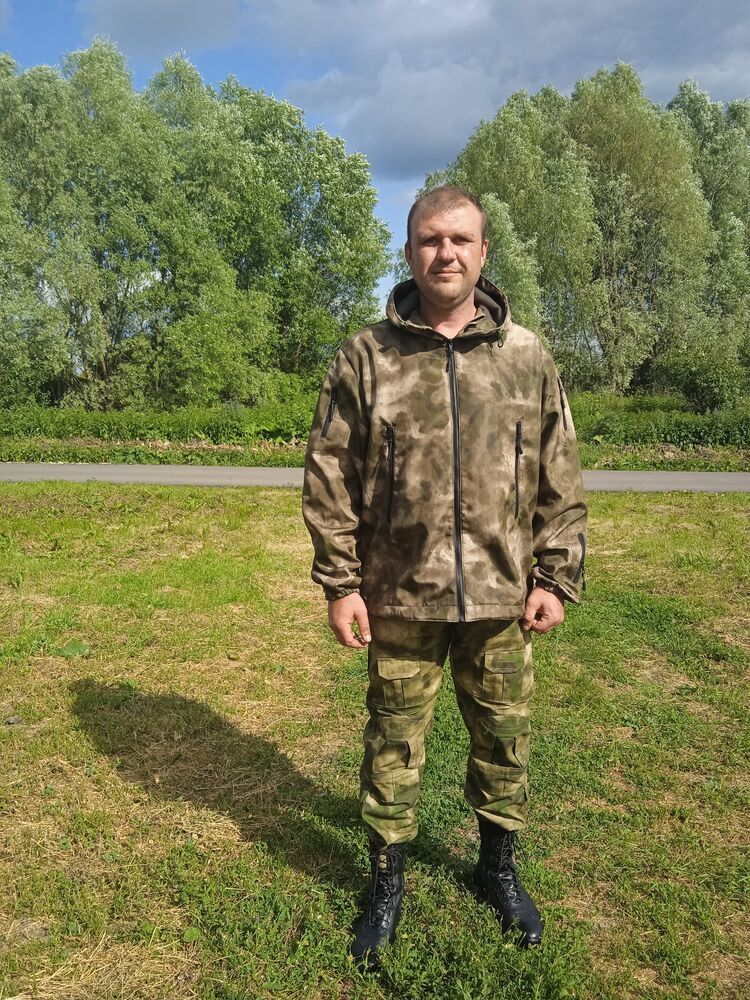  35778352  Alexander, 39 ,     