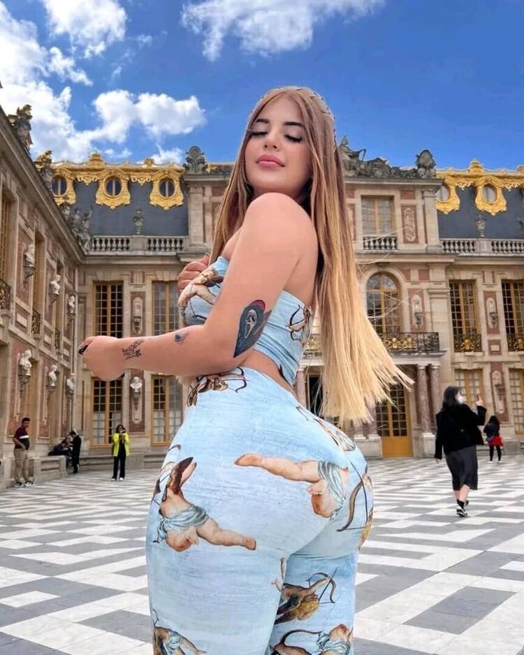  -,   Olivia Paige, 28 ,   ,   