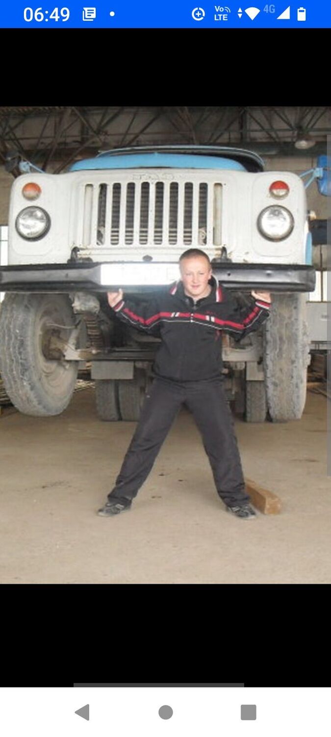  46512352  Petr, 42 ,    