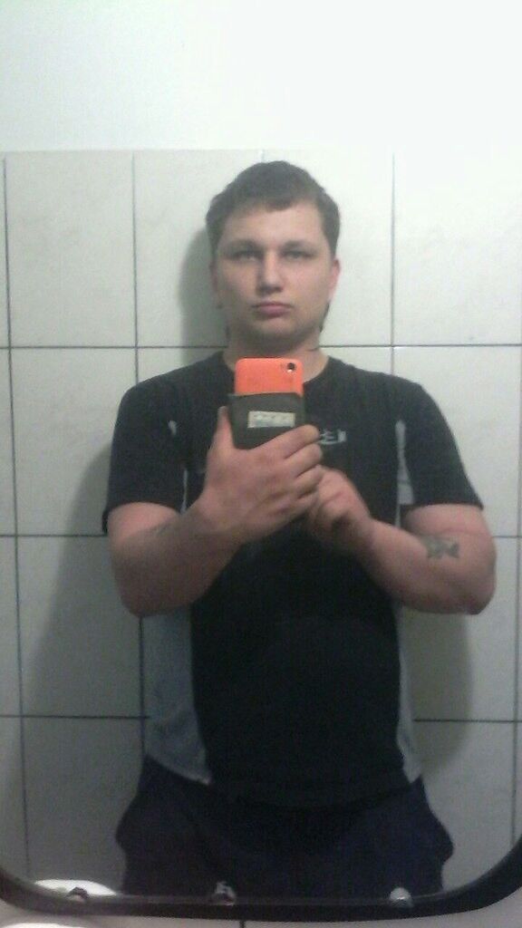  11366182  Viktor, 37 ,    