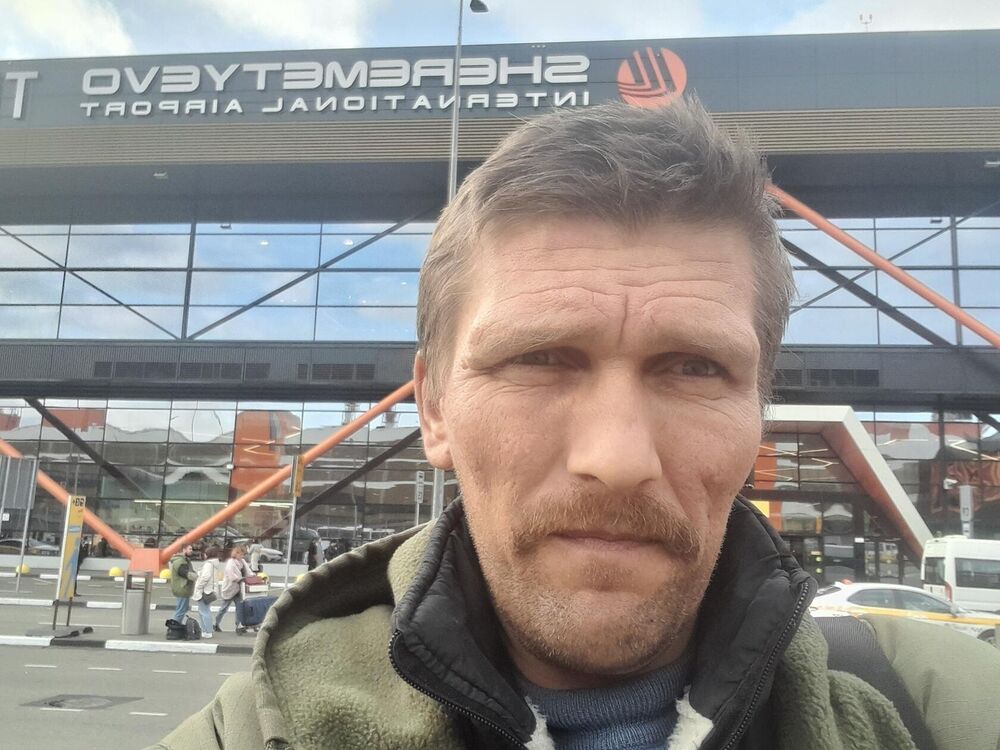  53039872  Sergey, 44 ,     