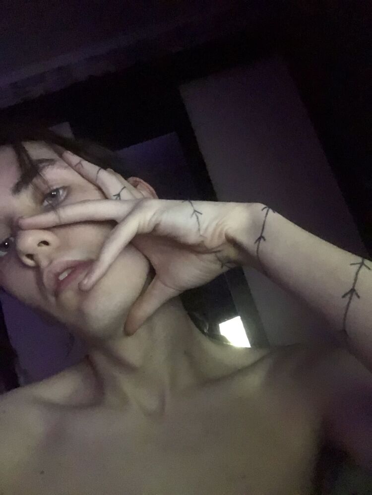  37193142  , 21 ,    -