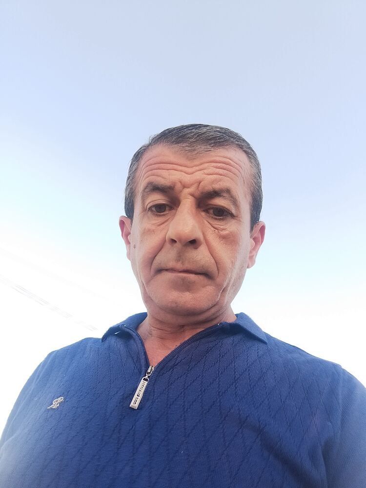  44066332  Artur, 50 ,    