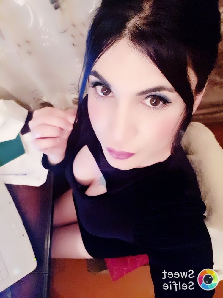  16098232  Demet kukla, 30 ,    