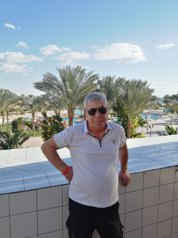  53949342  Arman, 57 ,    