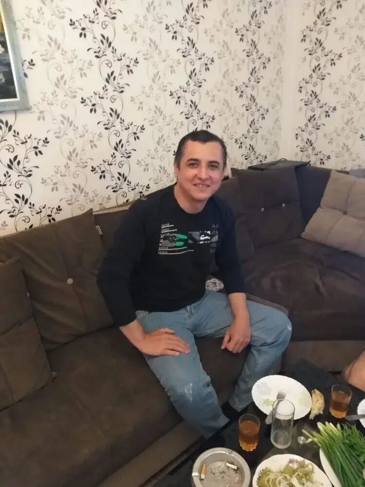  41797722  Giorgi, 37 ,    