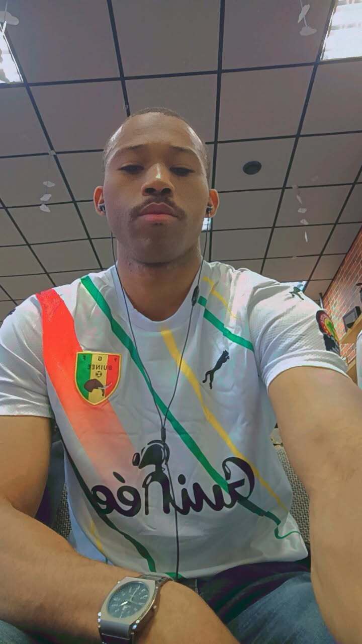  53880742  Mory Diawara, 26 ,    