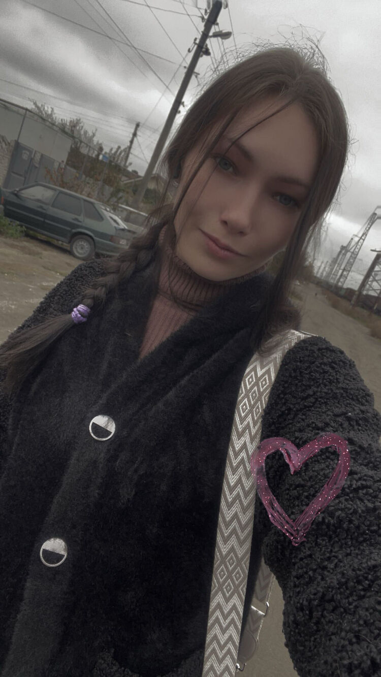  ,   Elena, 27 ,   ,   