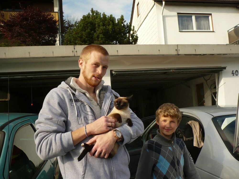  ,   Paul, 32 ,   ,   , c , 
