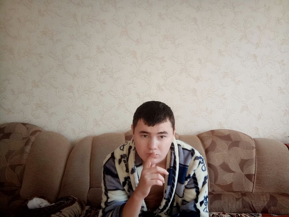  21676742  , 28 ,     