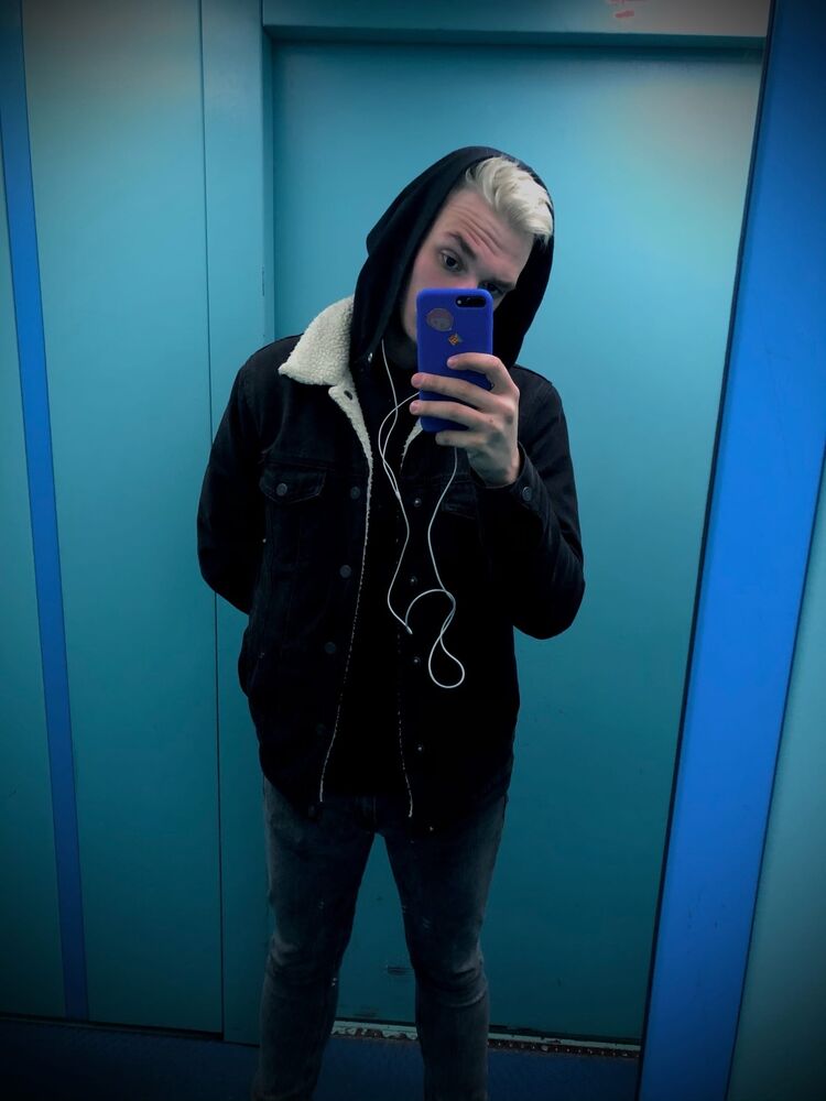  28301322  , 23 ,    