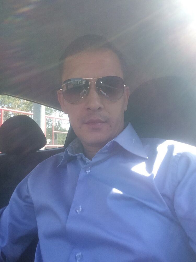  18230702  Sergei, 48 ,    -