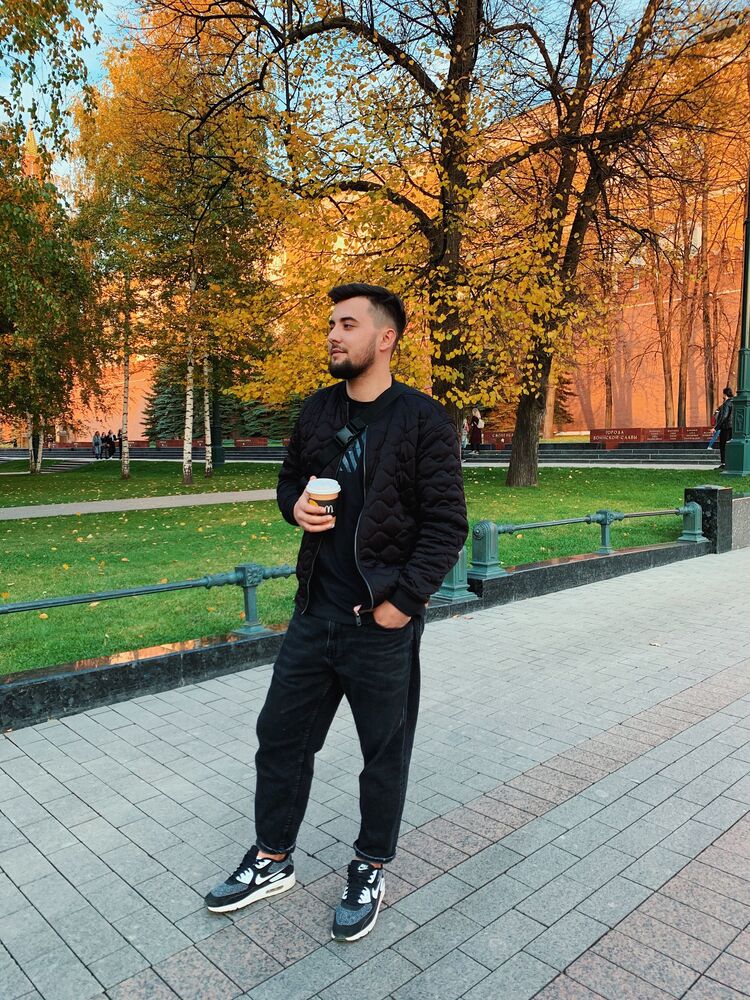  26946852  Larik, 31 ,    