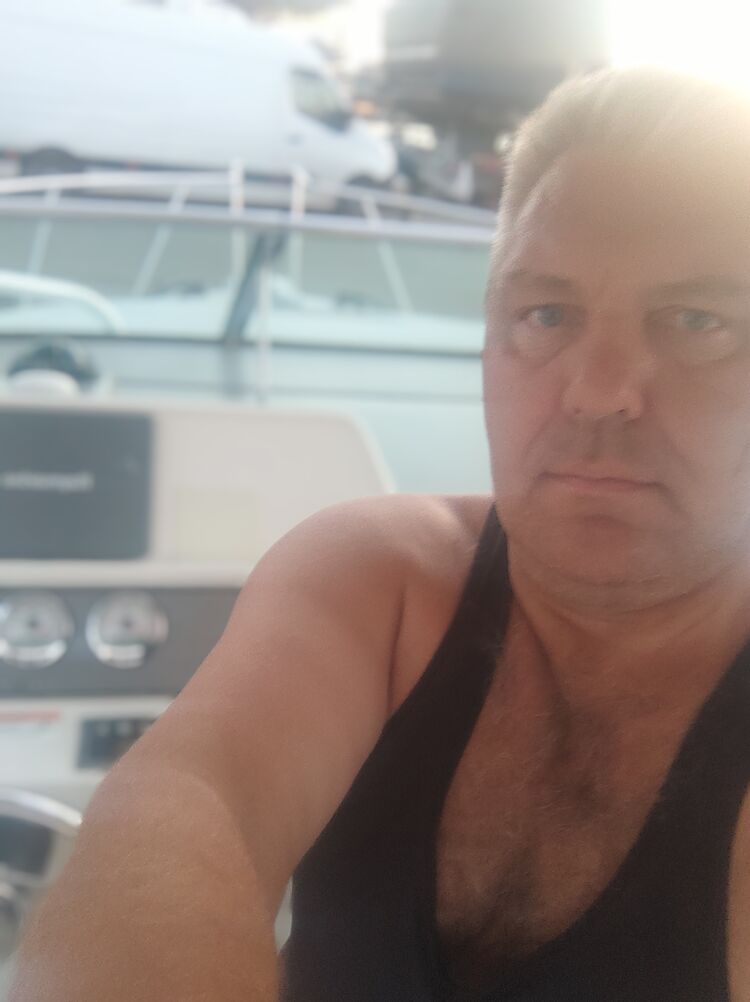  46318132  , 51 ,    