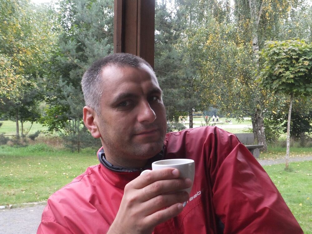  21984782  Andrius, 48 ,    