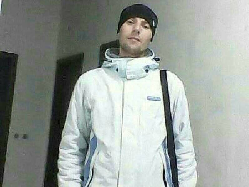  10026652  Dima, 40 ,    
