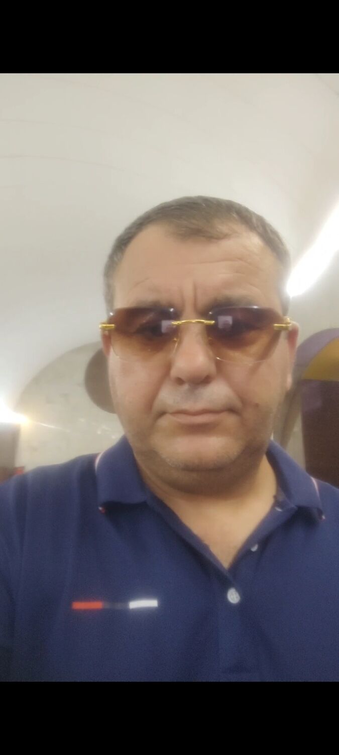  52873042  Garnik, 44 ,    