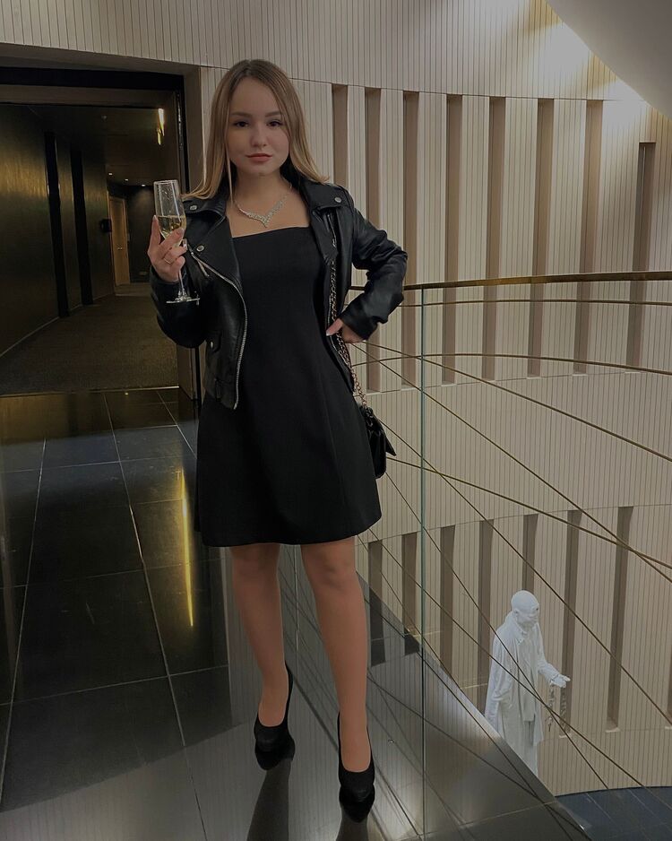  54549062  , 22 ,    --