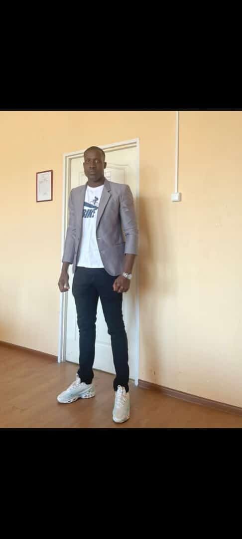  39024572  Loris Gomis, 34 ,    -