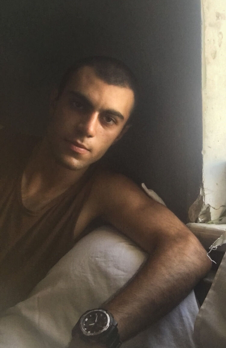  ,   Saro, 21 ,   ,   