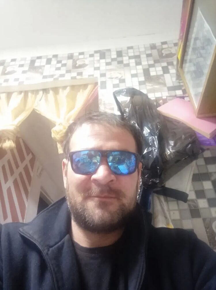  44131702  , 39 ,    