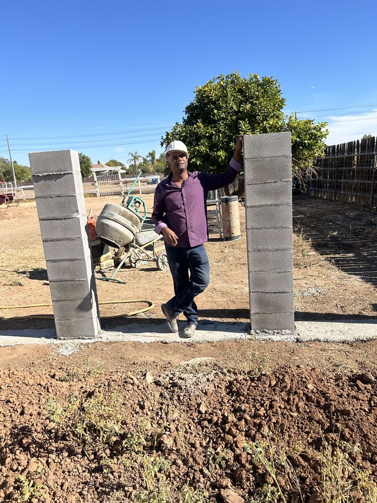  52968452  Anatony, 36 ,    