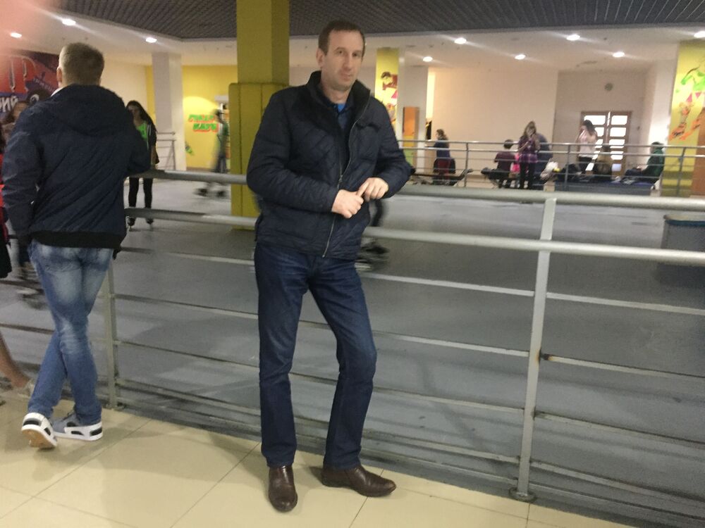 30435712  Oleg, 47 ,    -