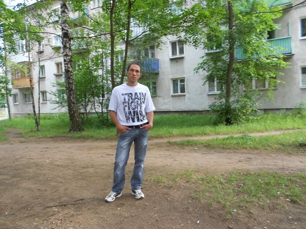  16868342  Sergei, 47 ,    