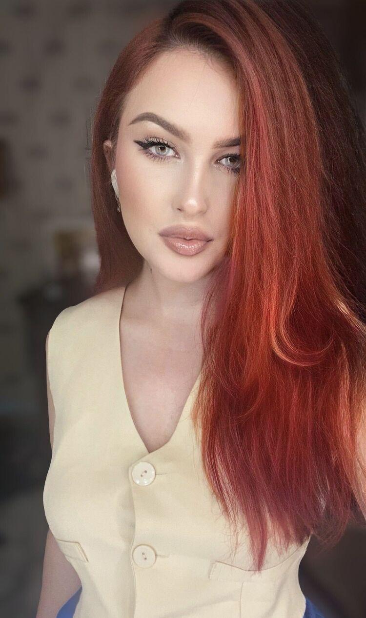 ,   Ionela, 22 ,   , 