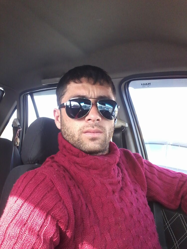  ,   Eli, 34 ,   