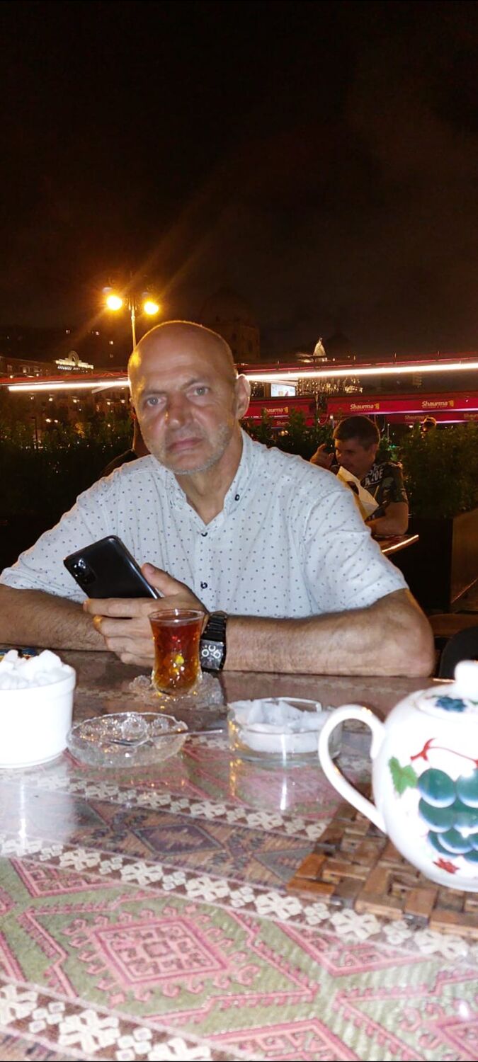  41421262  Kamil, 57 ,    