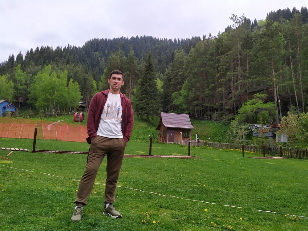  20608802  Islom, 32 ,    