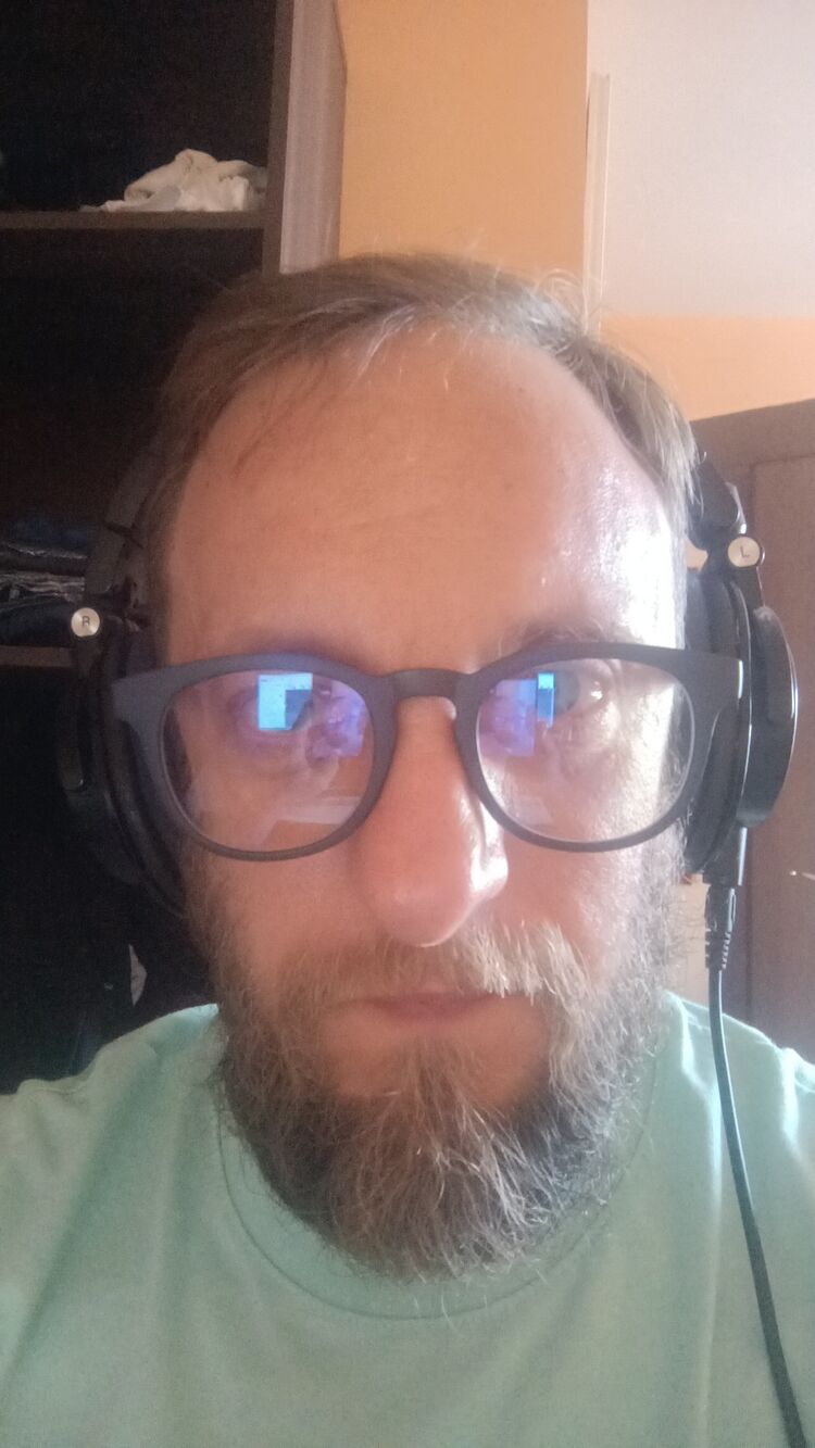  45732972  Tadas, 46 ,    