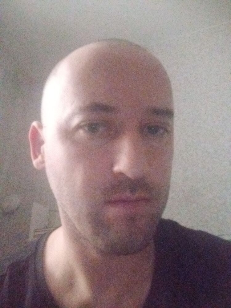  41962512  Roman, 40 ,    