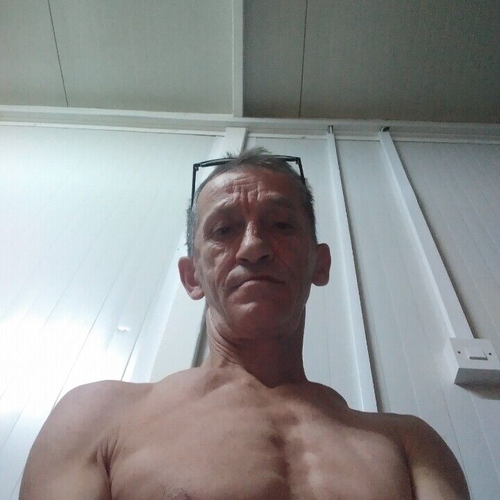  21279852  Mihails, 58 ,    Limassol