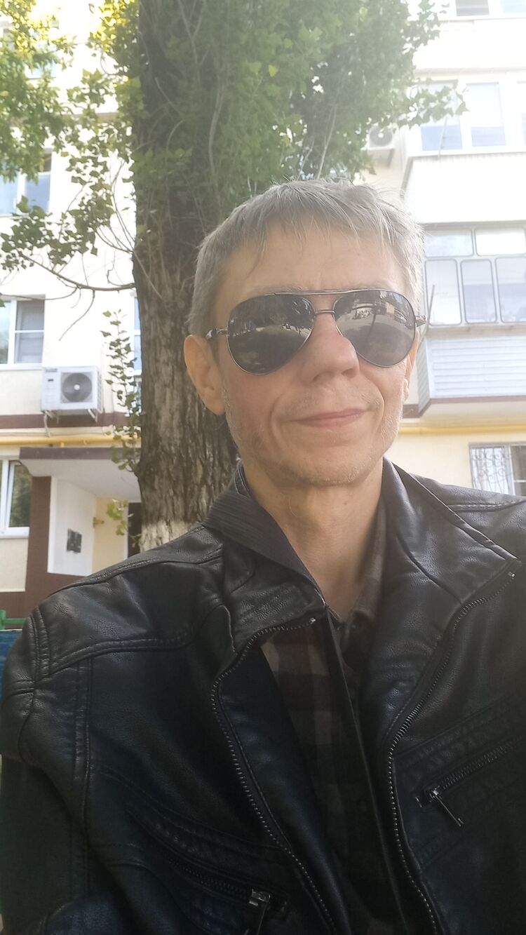  52080592  Vadim, 43 ,    