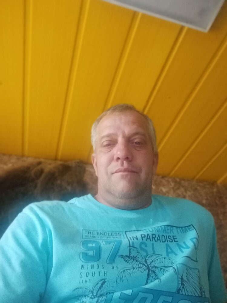  38427912  Max, 46 ,    