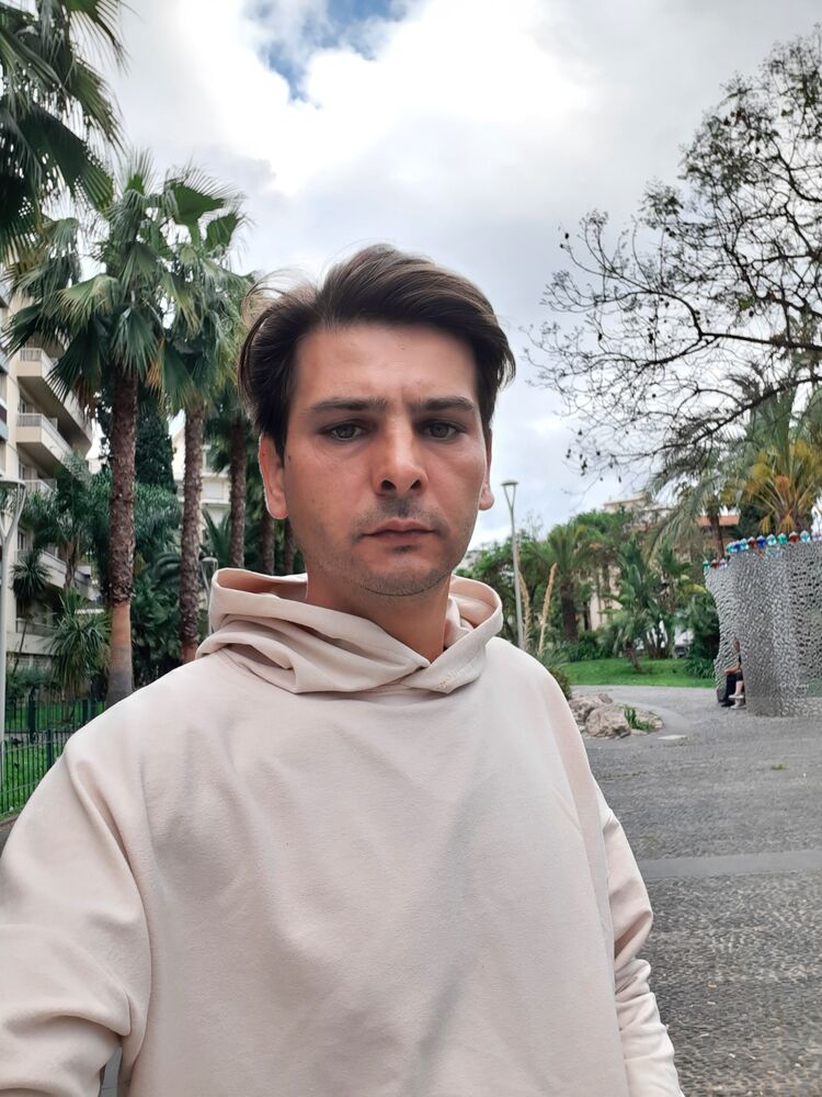  ,   Sergiu, 37 ,   ,   , c 