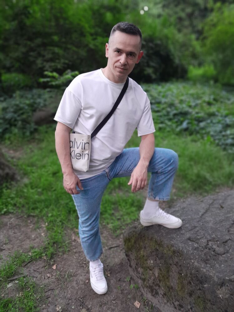  46932562  Vitaly, 27 ,     