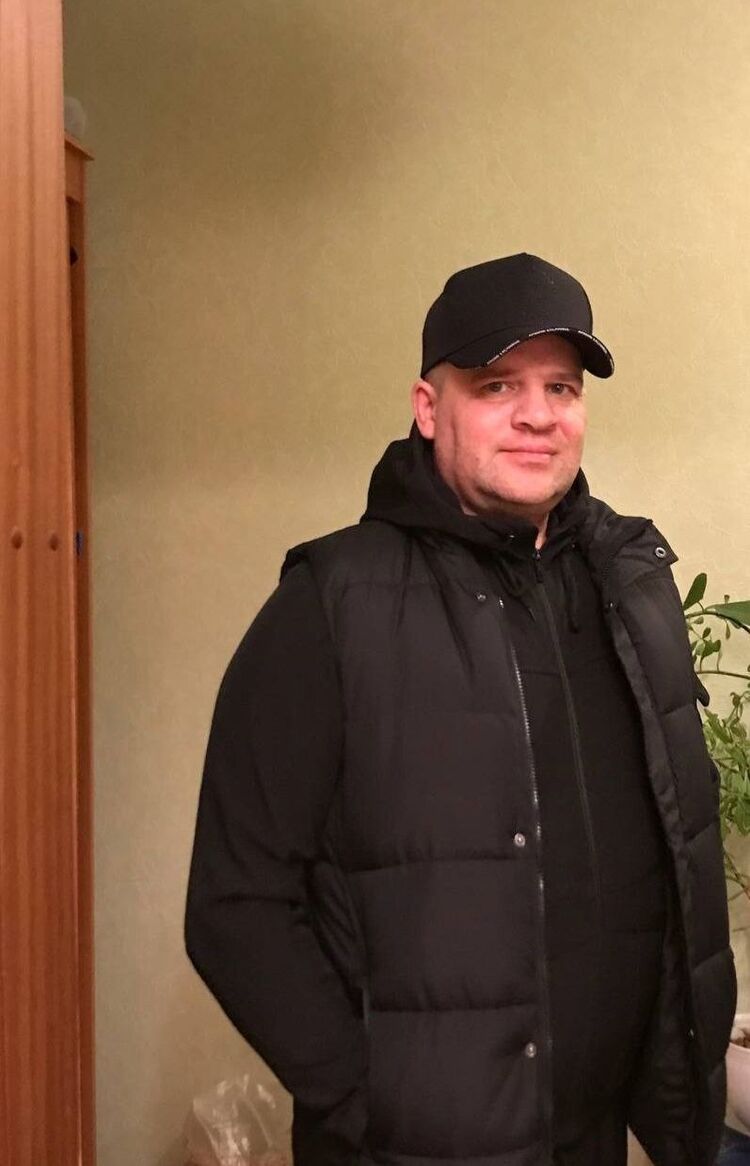 47642622  Denis, 41 ,    