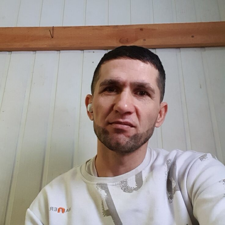  40661092  Mukhamad, 39 ,    