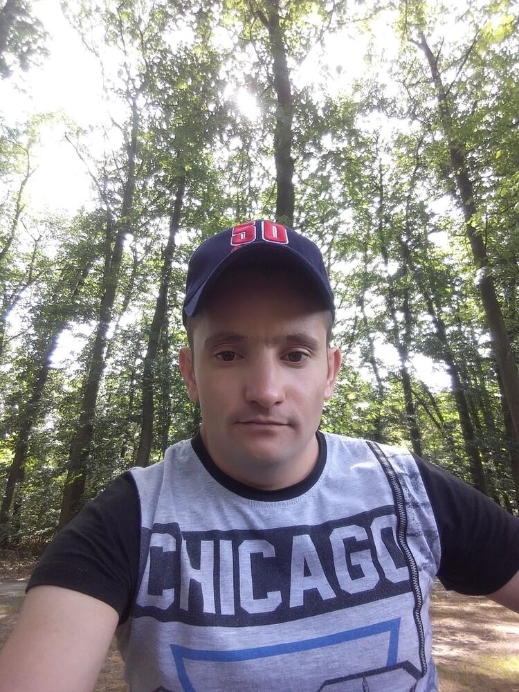  Benesov,   Denis, 34 ,   ,   , c 