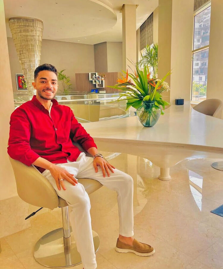  54170812  Mohamed, 27 ,    