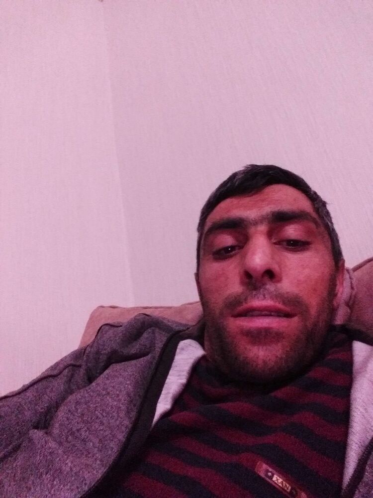  18660862  Gagik, 39 ,    