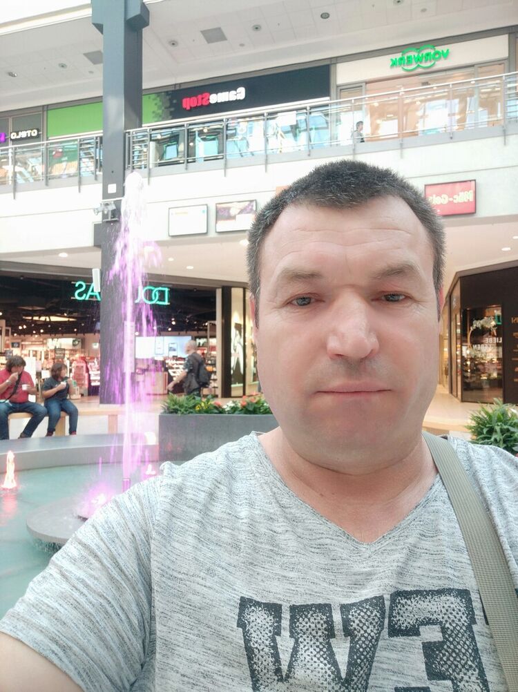  21084492  Victor, 46 ,    Chemnitz