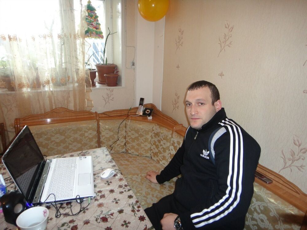  ,   Armen, 37 ,   