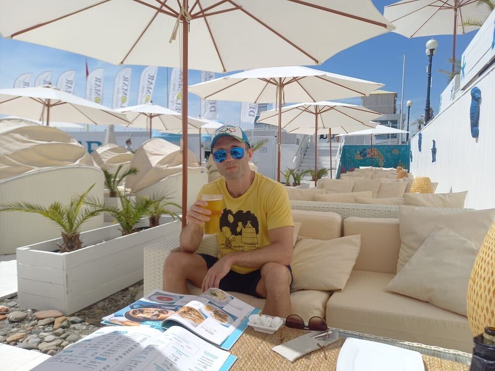  ,   Andrei, 44 ,   ,   , c 