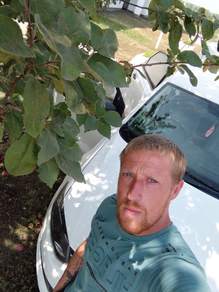  ,   Denis, 34 ,   ,   