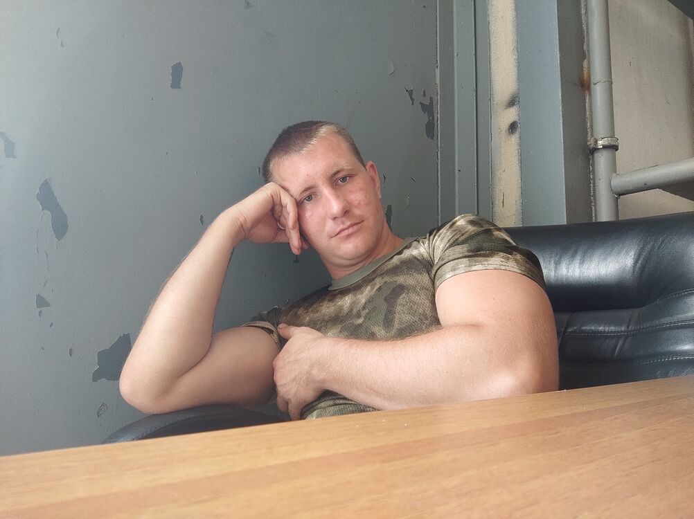  30515592  Andrei, 28 ,    
